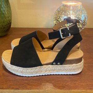 SODA W PLATFORM ANKLE SANDAL W/JUTE Size 8
